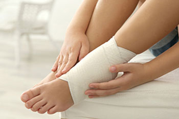 Sprained Ankle Treatment in the Manatee County, FL: Bradenton (University Park, Bayshore Gardens, Palmetto, Foxleigh, Lakewood Ranch, Ellenton, Parrish) and Sarasota County, FL: Sarasota (South Gate Ridge, Sarasota Springs, Venice, Laurel, Osprey, Fruitville, South Sarasota, North Sarasota, Southgate, Bee Ridge) areas