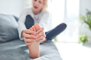 Foot pain treatment in the Manatee County, FL: Bradenton (University Park, Bayshore Gardens, Palmetto, Foxleigh, Lakewood Ranch, Ellenton, Parrish) and Sarasota County, FL: Sarasota (South Gate Ridge, Sarasota Springs, Venice, Laurel, Osprey, Fruitville, South Sarasota, North Sarasota, Southgate, Bee Ridge) areas