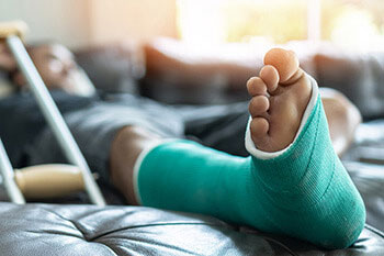 Foot and ankle fractures treatment in the Manatee County, FL: Bradenton (University Park, Bayshore Gardens, Palmetto, Foxleigh, Lakewood Ranch, Ellenton, Parrish) and Sarasota County, FL: Sarasota (South Gate Ridge, Sarasota Springs, Venice, Laurel, Osprey, Fruitville, South Sarasota, North Sarasota, Southgate, Bee Ridge) areas