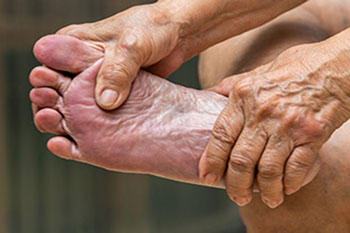 Geriatric foot care treatment in the Manatee County, FL: Bradenton (University Park, Bayshore Gardens, Palmetto, Foxleigh, Lakewood Ranch, Ellenton, Parrish) and Sarasota County, FL: Sarasota (South Gate Ridge, Sarasota Springs, Venice, Laurel, Osprey, Fruitville, South Sarasota, North Sarasota, Southgate, Bee Ridge) areas